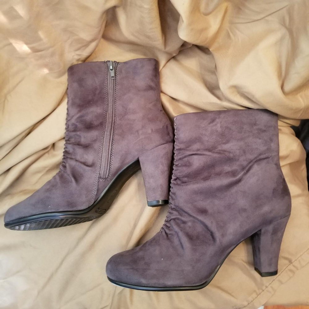 Aerosoles Grey Suede Boots
